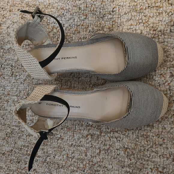 Dorothy Perkins sandals size 6 - Picture 1 of 6